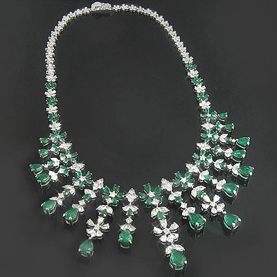 18K White Gold Diamond & Emerald Necklace 15.17dtw 22.44etw
